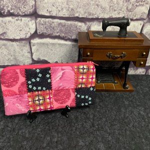 🎉🎉Host pick🎉🎉 Handmade Quilted Wallet/Pouch